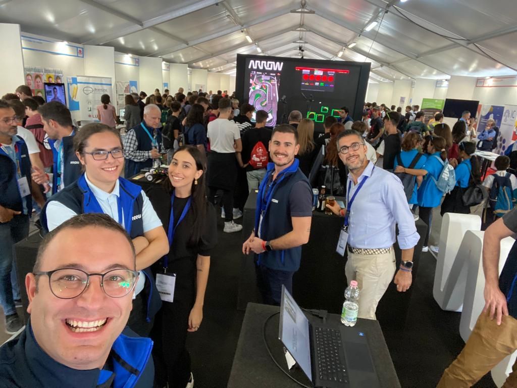 MakerFaireRome's tweet photo. Welcome Innovators 🤖Day 3🏎
Engineering team at Arrow Electronics Italia booth (E1) in Maker Faire Rome- The European Edition
Stay tuned !!
#Arrow #Arrowteam #MakerFaire #MFR2022 #MakerFaireRome https://t.co/WPzDmO6p1e