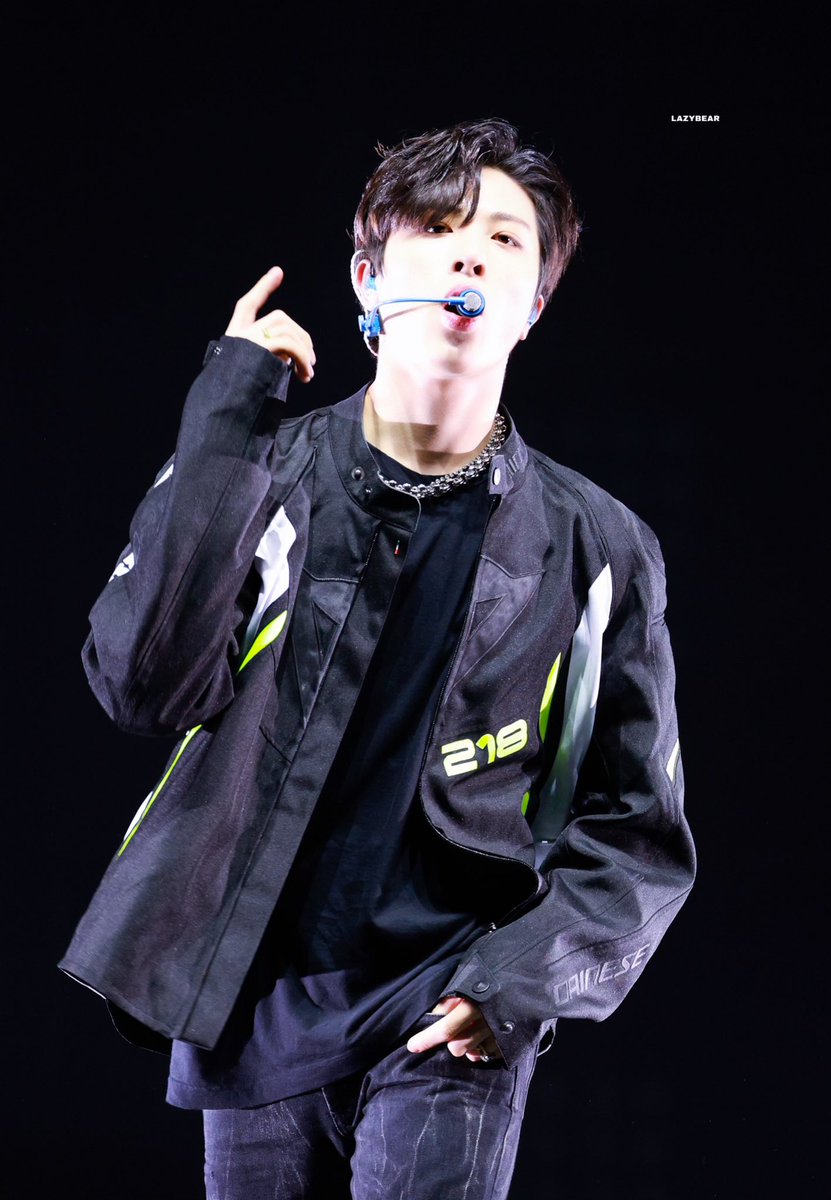 lazybear5218's tweet photo. 221008 HQ ✨

#소정환 #SOJUNGHWAN #트레저    #TREASURE   @treasuremembers https://t.co/hq4YGxO9W5