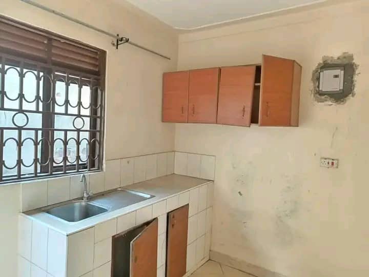KaketoMark's tweet photo. #Rental units up for sale !!
Location#SEETA_NAMUGONGO RD
#2finished units of#2bedrooms#2bathrooms
#1shell unit of #2bedrooms#2bathrooms
All sitting on#15decimals
Ready private Milo land title
Asking price is#140m ugx
Just#40meters off tarmac
What's up me interested parties !! https://t.co/LCiK4sLfar