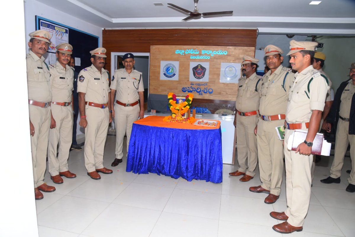PoliceVzm's tweet photo. Sri P. SatyanarayanaRao, Addl. SP, VZM District and other police officers paid rich tribute to Maharshi Valmiki at DPO, VZM on 09-10-2022, honoring the portrait with garlands, flowers on the occasion of #ValmikiJayanthi. 
@dgpapofficial
@APPOLICE100
@MahilaRakshVZM https://t.co/vLR4QGHrFd