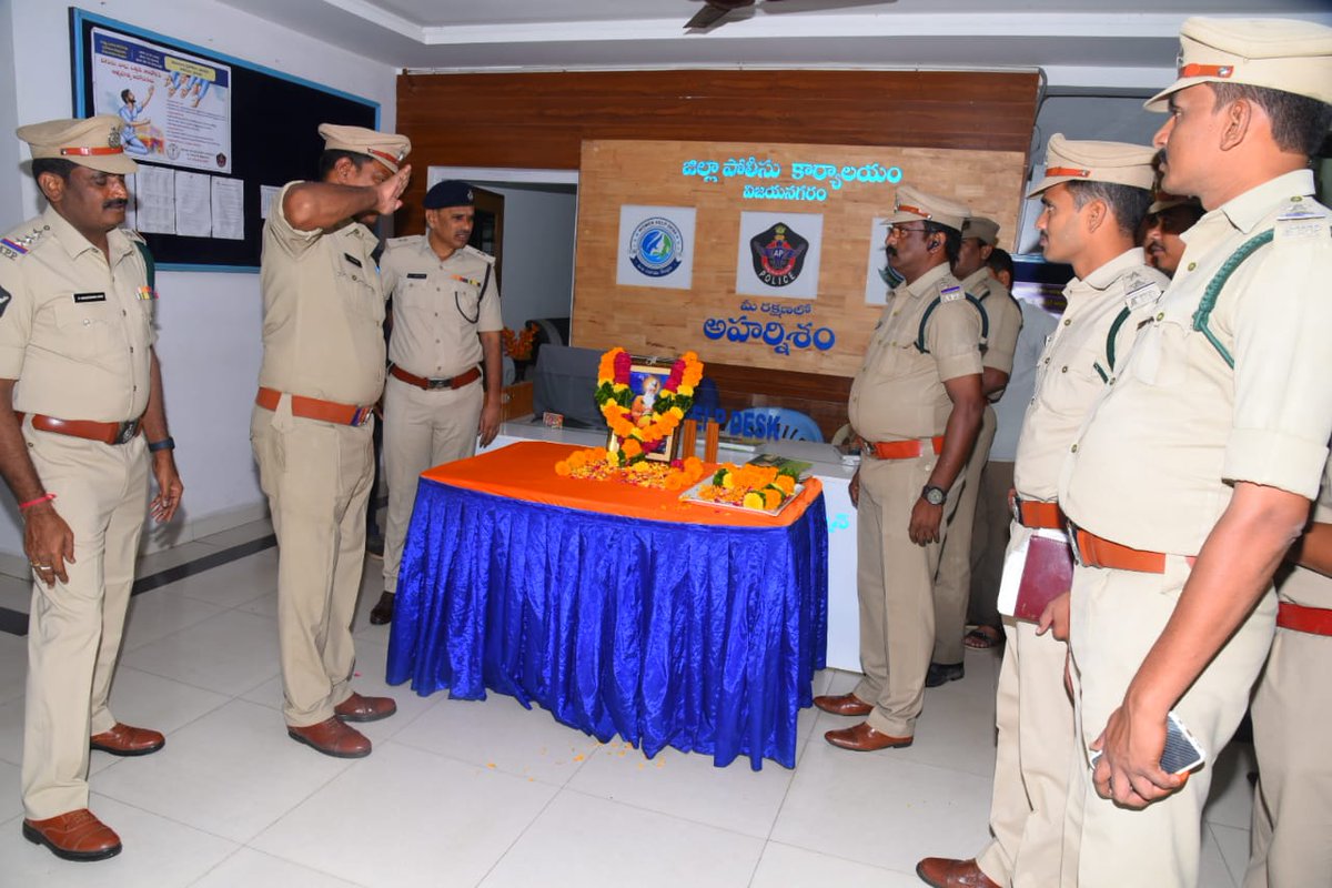 PoliceVzm's tweet photo. Sri P. SatyanarayanaRao, Addl. SP, VZM District and other police officers paid rich tribute to Maharshi Valmiki at DPO, VZM on 09-10-2022, honoring the portrait with garlands, flowers on the occasion of #ValmikiJayanthi. 
@dgpapofficial
@APPOLICE100
@MahilaRakshVZM https://t.co/vLR4QGHrFd