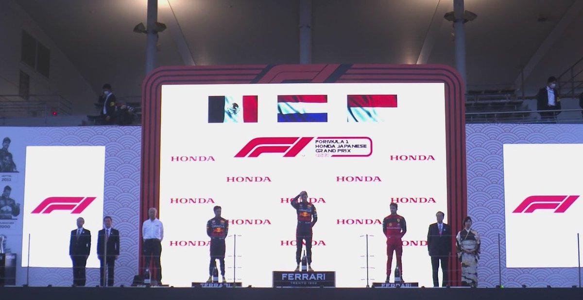 LideresMexicano's tweet photo. Nuevamente @SChecoPerez hace ondear la bandera mexicana en #Fórmula1. Su segundo lugar en el Gran Premio de Japón ha sido clave para que Max Verstappen gane el Campeonato Mundial de Pilotos. https://t.co/GqlMxdmo6y