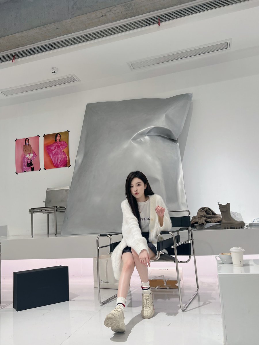 CassieXu_'s tweet image. One of the best ways to succeed in web3 is to connect and network with people. To build relationships.

Different communities and cultures pop off at different times.