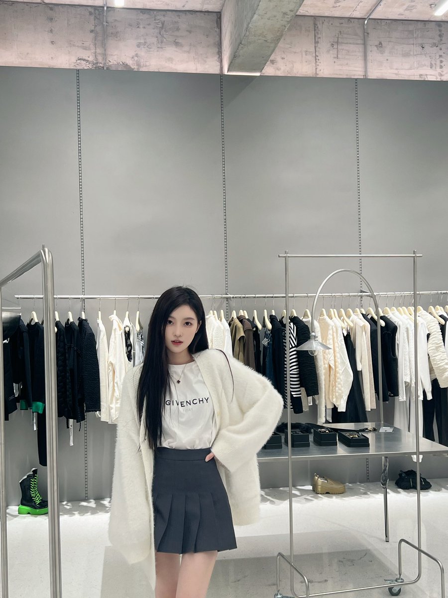 CassieXu_'s tweet image. One of the best ways to succeed in web3 is to connect and network with people. To build relationships.

Different communities and cultures pop off at different times.