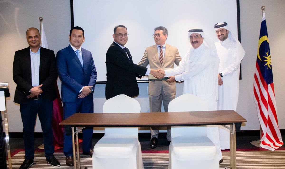 ArabianMEPQatar's tweet photo. Edgewater Technical Services, part of AMGH signed MoU with Malaysian Firms BV Middle East Trading &amp; Maintenance L.L.C and Aspen Red Petroleum L.L.C.

The MoU aims to develop and establish an international partnership and cooperation on Subsea Maintenance and Services. https://t.co/uY9zBehKzr
