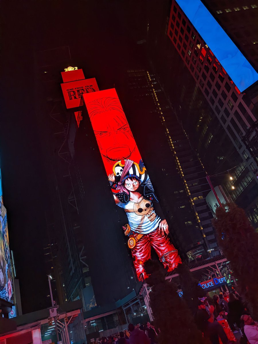 Inku_fr's tweet photo. One Piece Red s'est complètement emparé de Times Square à New York ! 🏴‍☠️ https://t.co/AMST2mDKxV