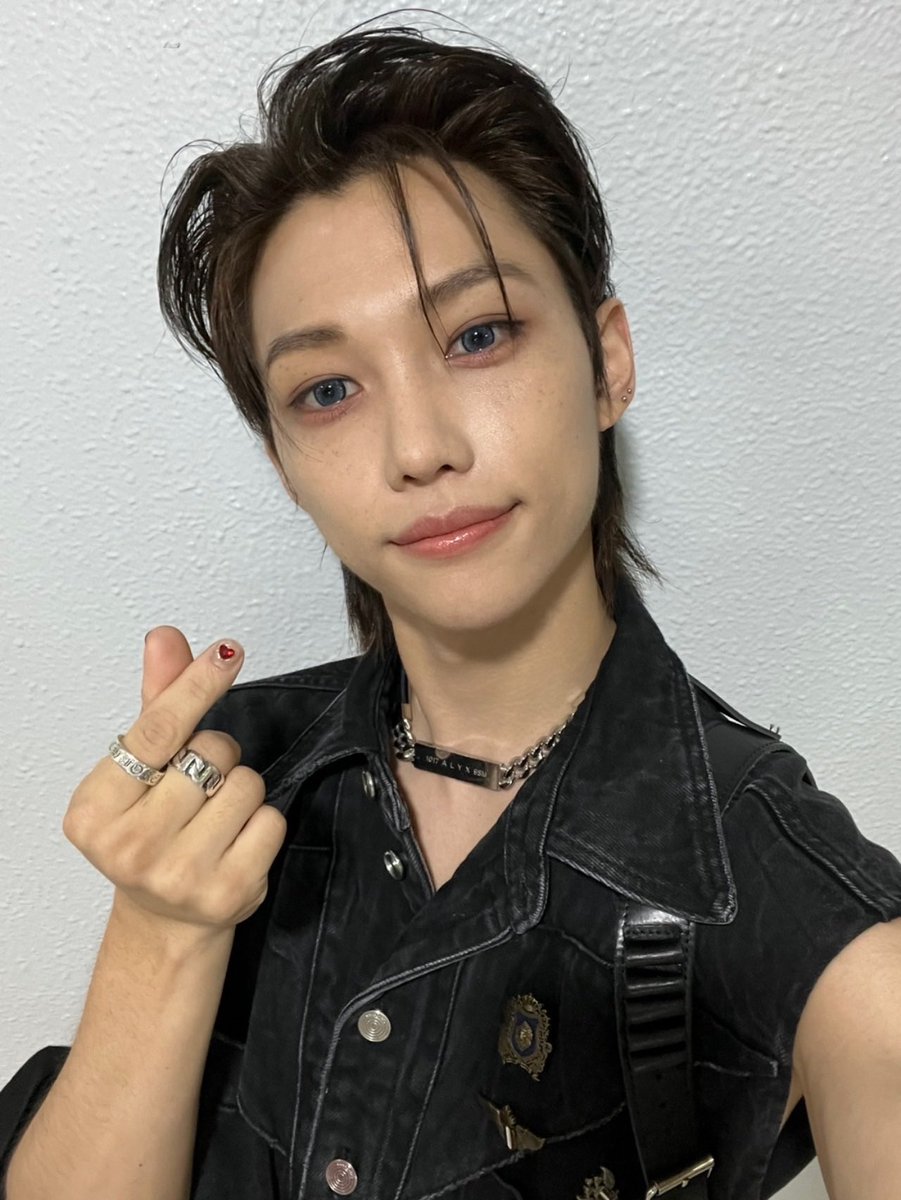 5.15PM
— felix 💌

2nd original pic