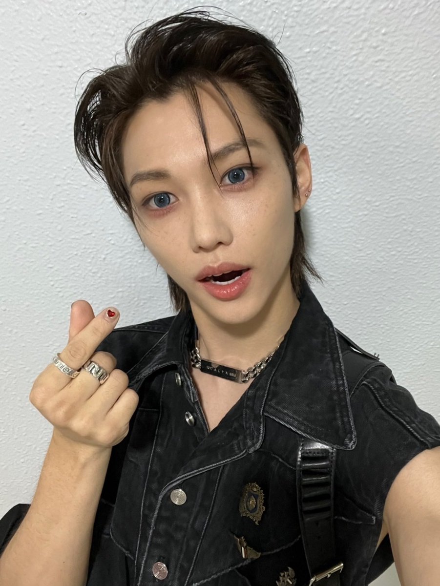 5.15PM
— felix 💌

3rd original pic