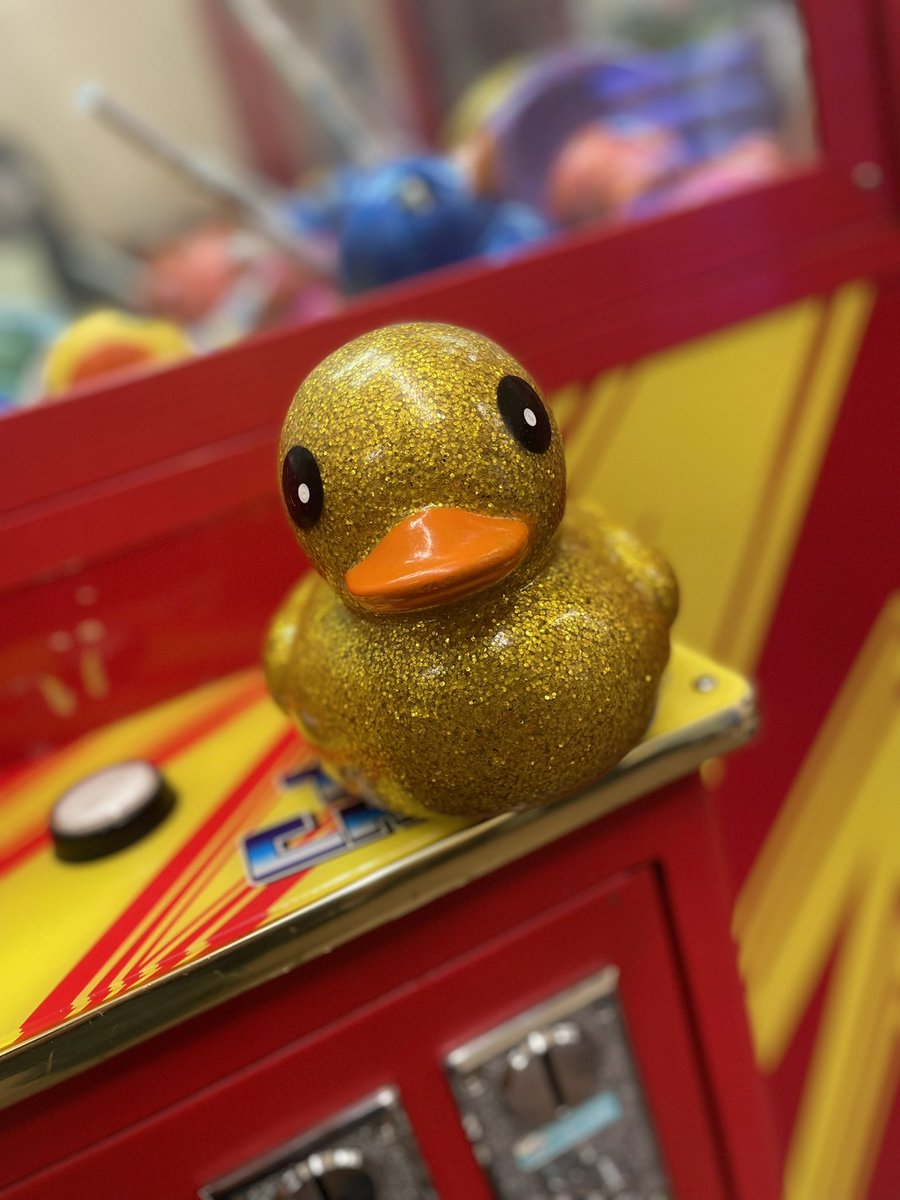 It’s 4:30 am, I’m somewhere in Kentucky and just won a big ass rubber duck out of a claw machine