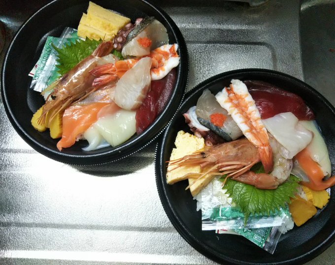 ใกใชใฟใซไปๆฅใฎใๆผใฏๅ้ฃในใ
600ๅใฎๆตท้ฎฎไธผใงใใโช( โฯโ ู)ู"
ไบๅ้ฃในใกใใฃใw๐๐๐