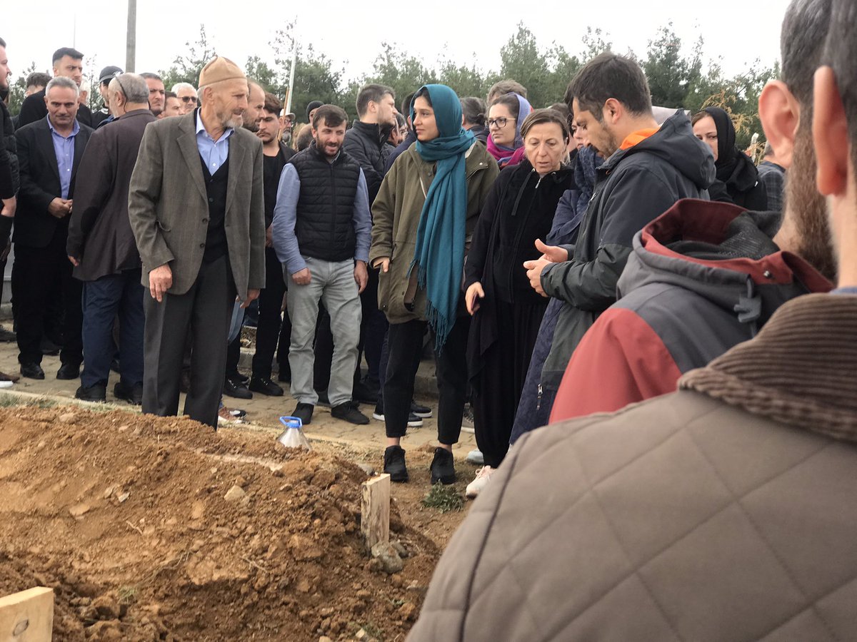 ACAcar10's tweet photo. #İÜ ve #İTİCÜ öğretim üyesi #TCMB PP kurulu üyesi Aziz dostum Prof. Dr.#YusufTuna hocamızı dualarla ebediyete uğurladık. Mekanı ali ve cennet olsun. https://t.co/6TM1m72HeC