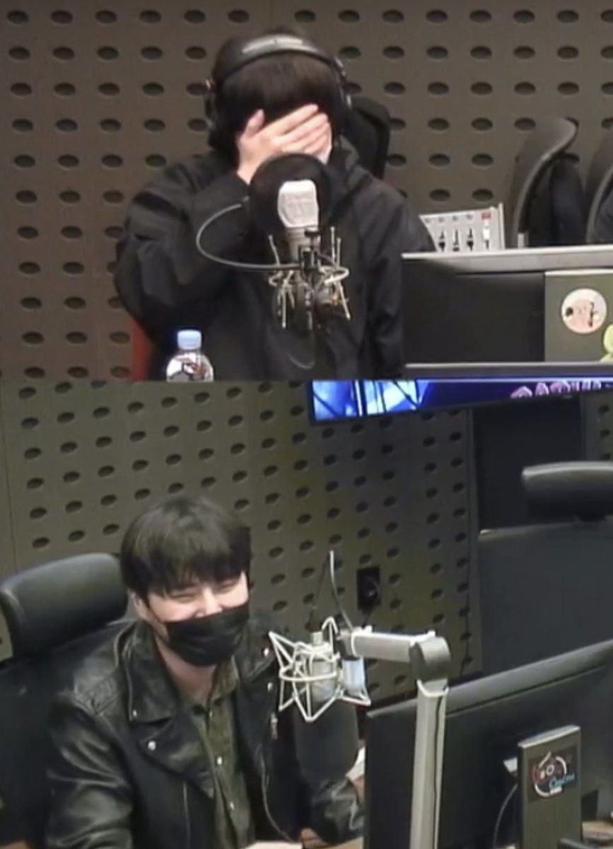 이거 걍 하현상 옆 디폴트 표정임