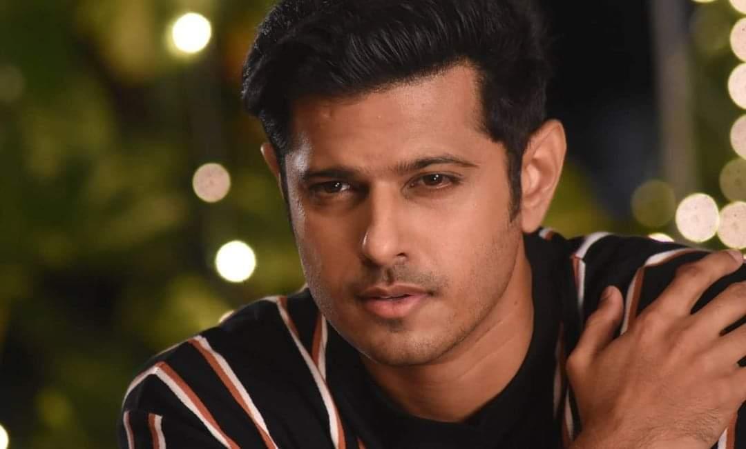 stanningadakaar's tweet photo. Gustak nazro ne dekha hai tumko kushbo fiza ki kare bekarar humko.....
A attraction or to be precise a new feeling in heart which had a facade of love I'm front of him (here facade means he misunderstood his feelings of love)

NEIL ACES VIRAT 
#NeilBhatt https://t.co/8RtIqdGS6f