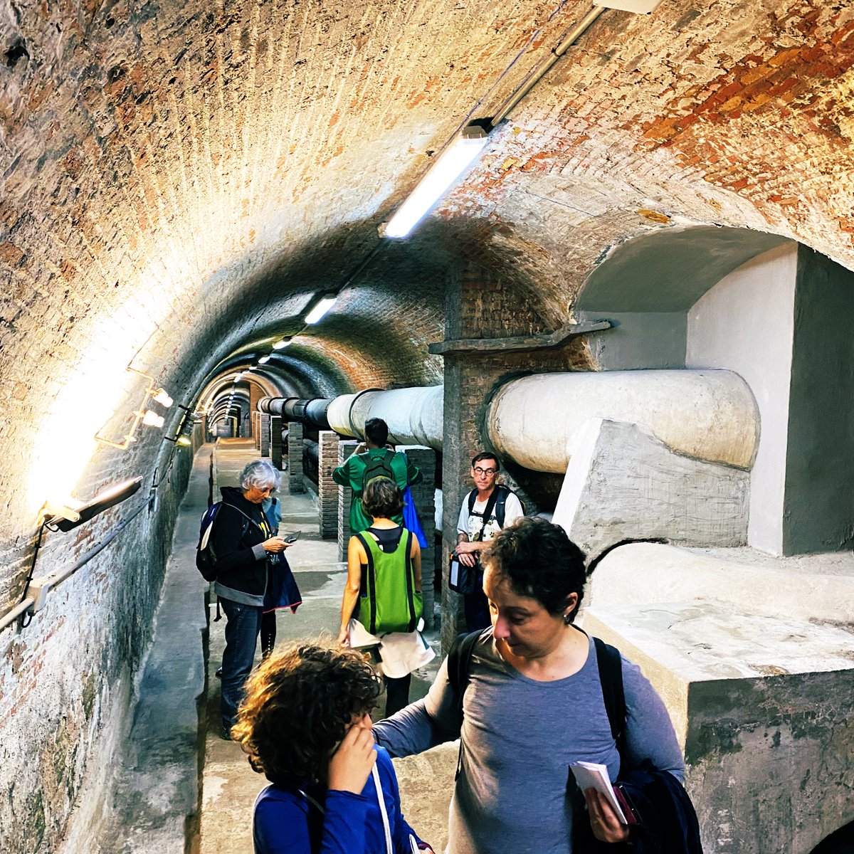 ARA som a la passejada EL REC COMTAL ES VIU amb l’<a href="/ArxiuHistoric9B/">Arxiu Històric 9B</a>.
#RecComtal #NouBarris #SantAndreu #Barcelona #MontcadaiReixac #MontcadaReixac
#JornadesEuropeesPatrimoni