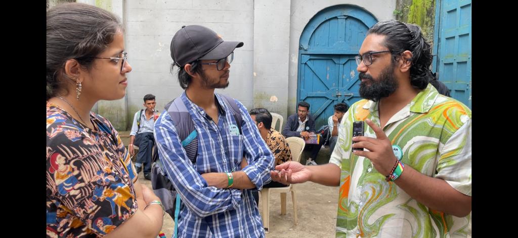 TissSmcs's tweet photo. Our team from SMCS TISS interacted with people and sought their views on gender representation in Hindi Cinema. @TISSpeak
#ifpgallery #ifp #tissatifp #tissmeetsifp #smcsatifp https://t.co/b08lUfVxkk