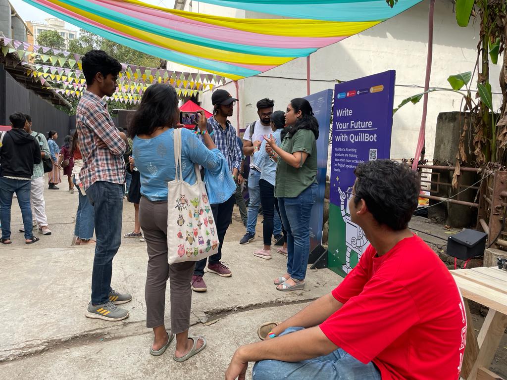 TissSmcs's tweet photo. Our team from SMCS TISS interacted with people and sought their views on gender representation in Hindi Cinema. @TISSpeak
#ifpgallery #ifp #tissatifp #tissmeetsifp #smcsatifp https://t.co/b08lUfVxkk