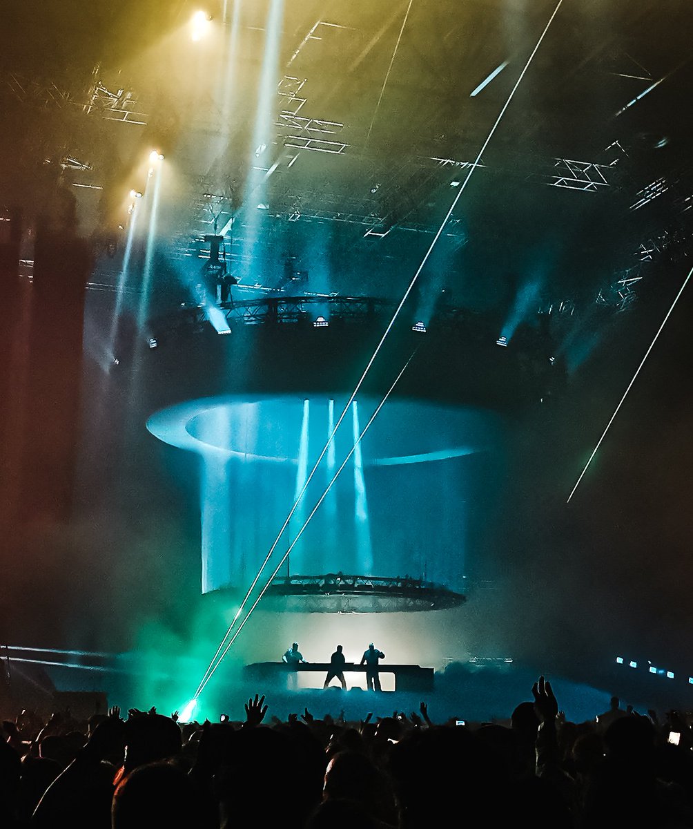 DamonHayward's tweet photo. #paradiseagain #swedishhousemafia #SHM https://t.co/OS9YpKgFBa