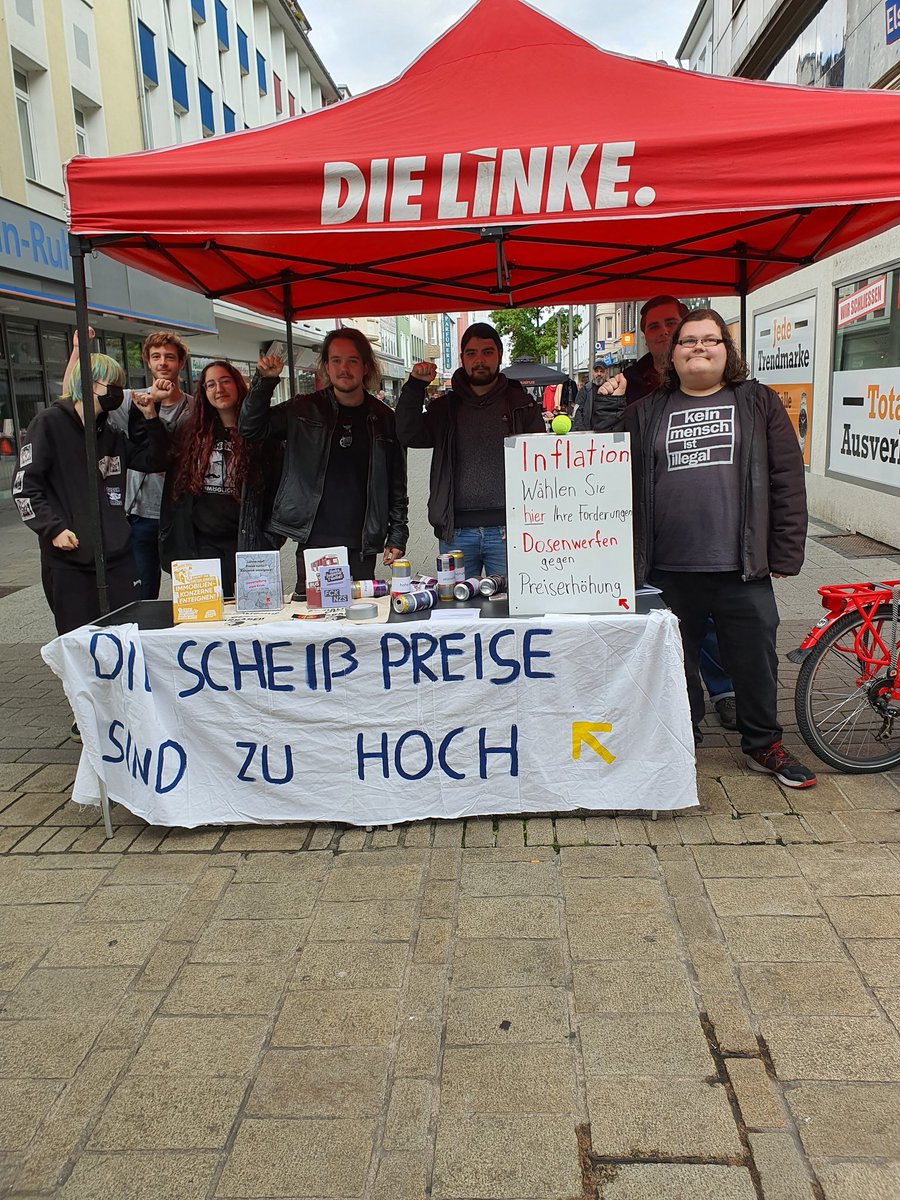 Gestern war wieder eine #heisserherbst-Aktion, mit einer kleinen Straßenumfrage zu den Maßnahmen die sich die Menschen wünschen.
#Oberhausen #linksjugend
