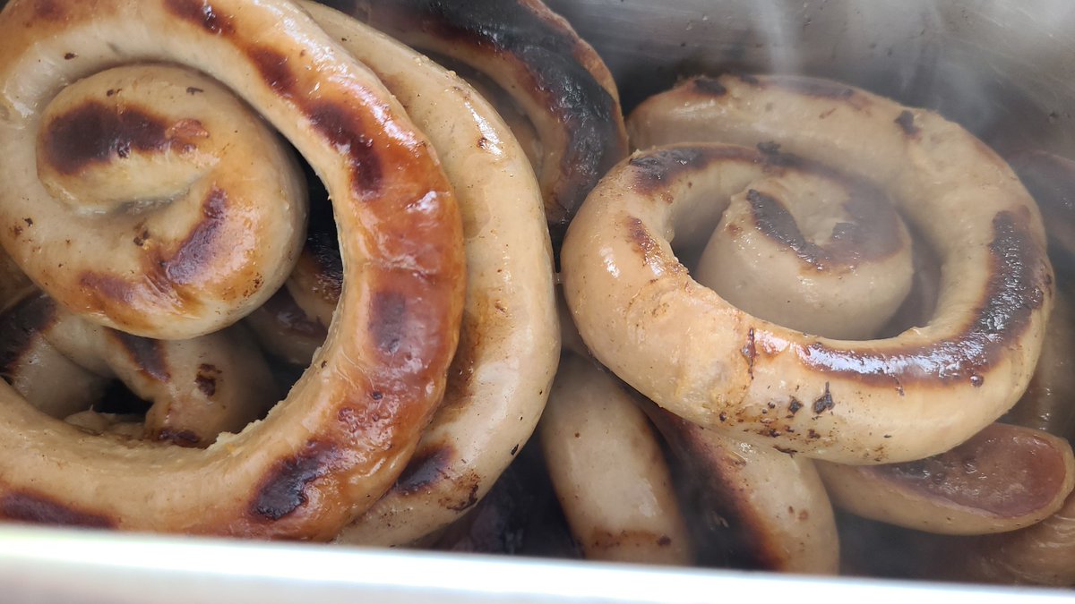 LBD <a href="/LBDfood/">Little Bit Different Events & Catering</a> @LeighFestival @weareleighrufc <a href="/LeighCobras/">Leigh Cobras RUFC</a> <a href="/LeighRUFC/">Leigh RUFC</a>  premium bacon &amp; sausage barms abd hot drinks on the car park at Hand Lane, Leigh