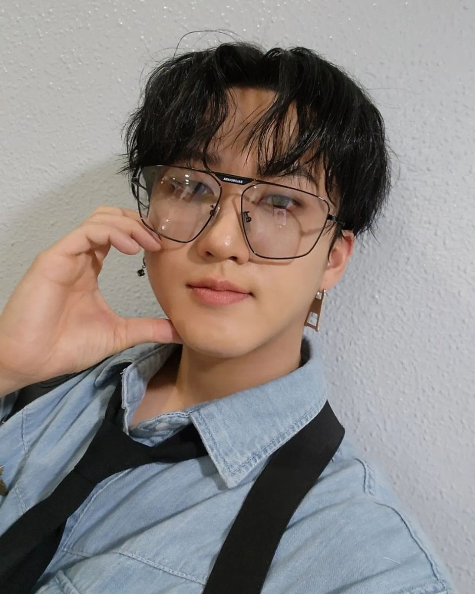 spearbinarchive's tweet photo. Changbin 🥺 he's so handsome ❤

#changbin #창빈 #チャンビン #dwaekki #🐖🐇 

#StrayKids #스트레이키즈 
@Stray_Kids #YouMakeStrayKidsStay https://t.co/FA4EvJf6mz