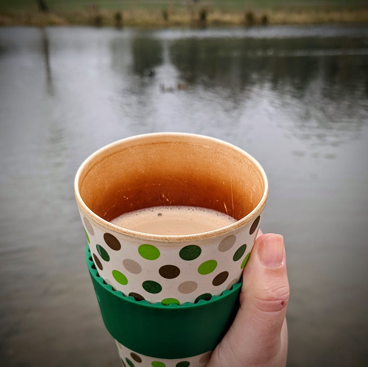 coaching_ptp's tweet photo. Whats in your cup?
With the water cooling, a warm drink is ideal for post swim warming up .
In our shop we sell klean Kanteens which are fantastic for keeping your drink warm all day.
#hotdrink #warmdrinks #coldwaterswimming #lakeswimming #postswim #wheresthecake https://t.co/nLG2323P51