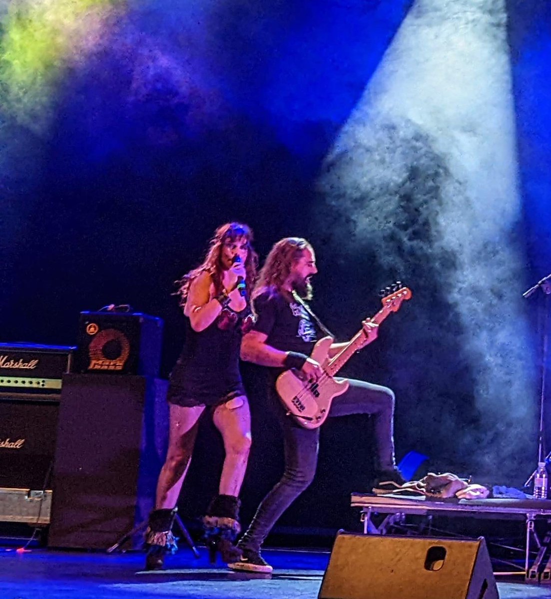 Para concienciar hay que informar, y nada mejor que hacerlo con música, porque llega, toca y conmueve. V Festival de Música y Derechos Humanos. Gracias <a href="/amnistiamadrid/">Amnistía Internacional Madrid</a> y @ALCBDS_Ayto. Y a todos los que nos acompañasteis. El rock también llega al cielo <a href="/RicoAndRoll_/">Rico & Roll ©</a>