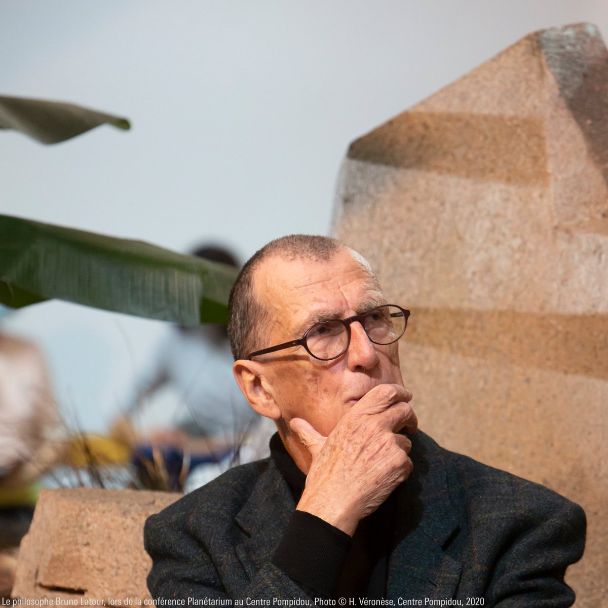 Le Centre Pompidou a appris avec une profonde tristesse le décès de Bruno Latour. Sociologue, ethnologue et philosophe, il fut l’un des plus grands penseurs de l’écologie politique en France, et l’un des philosophes français les plus influents dans le monde.