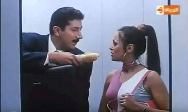 اكتشفت لما في حد من صحابي بيجي يبات معايا في البيت ببقى طول الوقت عاملة كده؟ اعملك شاي؟ شوية كوكيز طيب؟ ساندوتش جبنة القعدة لسه طويلة
