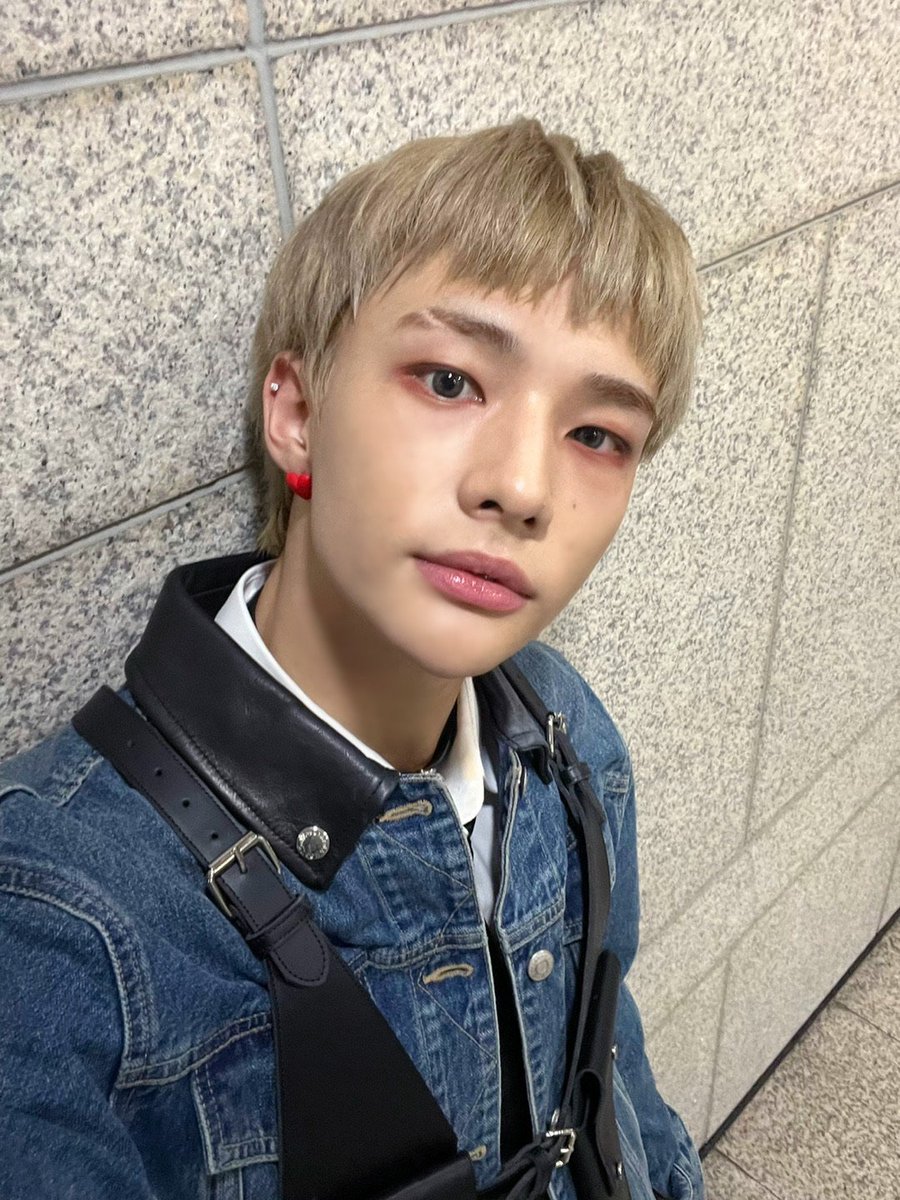 hyunjinpost's tweet photo. 💭 update https://t.co/I2LpO3RrRQ