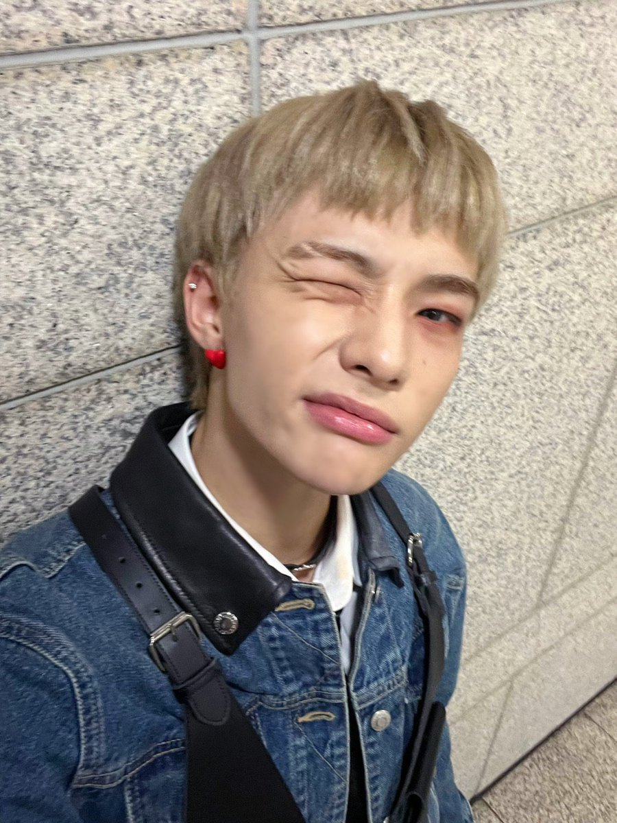 hyunjinpost's tweet photo. 💭 update https://t.co/I2LpO3RrRQ