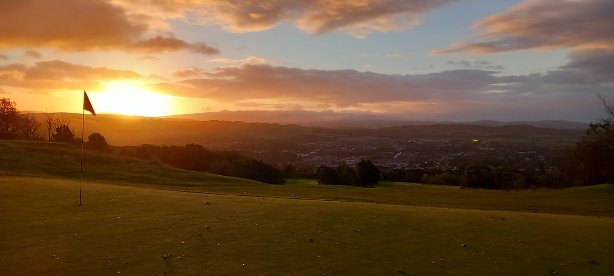 Good to be back 😊 #greenkeeping #kendal #sunrise <a href="/kendalgcgreens/">kendalGCGreens</a>