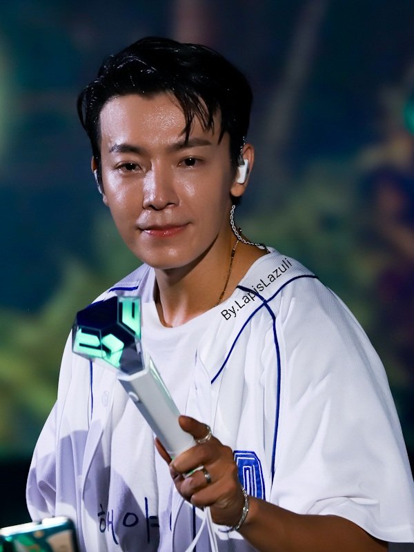 77taurus77's tweet photo. 2022.09.17 #SSinJKT
한달여만에 올리는 자카르타 사진..
내가 그렇죠..모..ㅎㅎ

#leedonghae #이동해 #李東海 #donghae #ドンヘ #李东海 https://t.co/pyGqYX0oNe