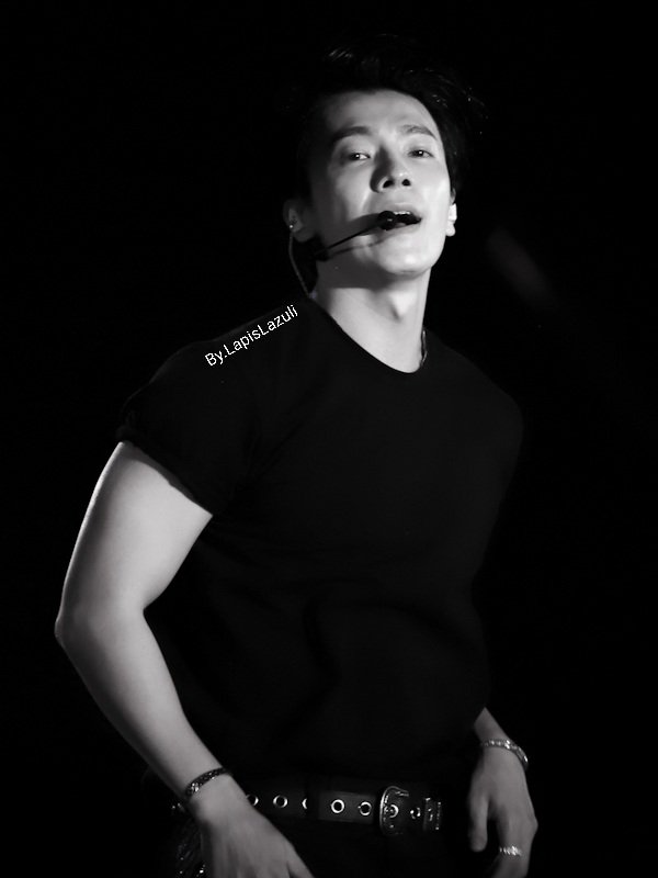 77taurus77's tweet photo. 2022.09.17 #SSinJKT
한달여만에 올리는 자카르타 사진..
내가 그렇죠..모..ㅎㅎ

#leedonghae #이동해 #李東海 #donghae #ドンヘ #李东海 https://t.co/cND6J6u6Cd