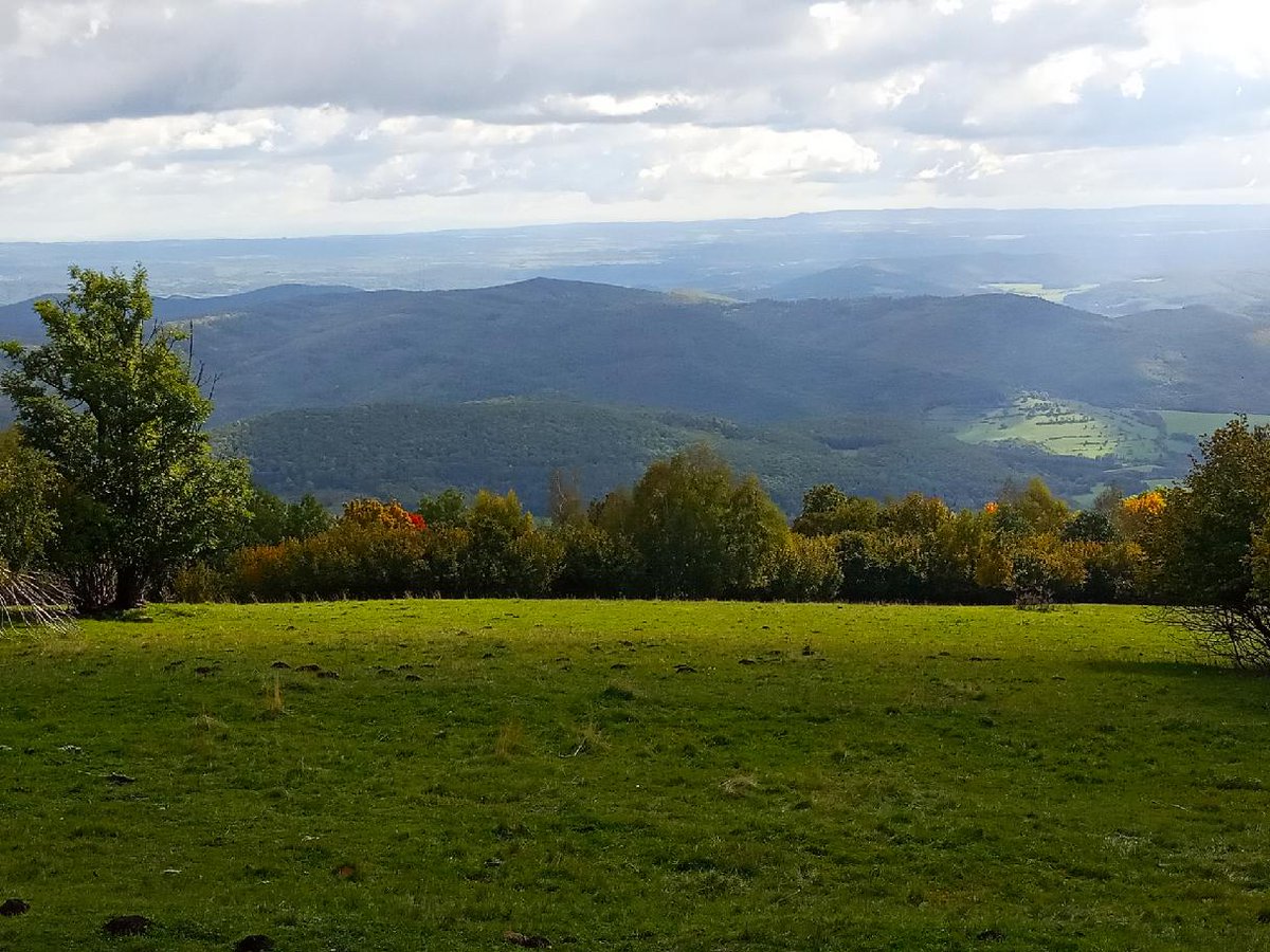 VladislavKlicka's tweet photo. Výhledy ze slovenského Blaníku.
#sitno https://t.co/1BJw0LJ9rZ