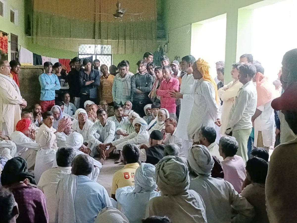 FakruddinMaholi's tweet photo. आज गांव दोहा में तमाम सम्मानित सरदारी से हाथ जोड़ कर वोट देने की अपील करी और 
सभी साथियों ने पूरे तन-मन-��न से समर्थन दिया। आप सभी लोगों का दिल की गहराइयों से धन्यवाद, इतना मान-सम्मान देने के लिए।
#Mission2022_ZilaParshad

भाई फकरुद्दीन माहोली
जिला पार्षद उम्मीदवार वार्ड नं 15 https://t.co/35NlfQXSm9