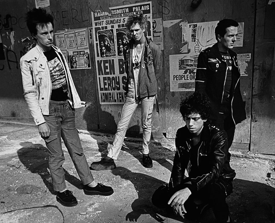 NewWaveAndPunk's tweet photo. #TheClash by Adrian Boot. 
*Note the poster behind PS. https://t.co/LNvfqo0Kby
