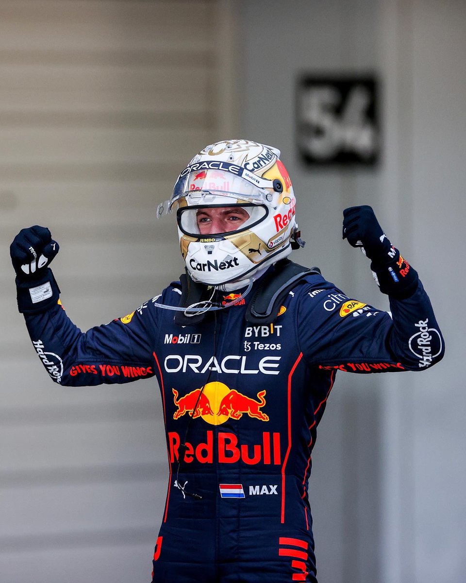 VerstappenCOM's tweet photo. HISTORY MADE AGAIN ⭐️⭐️

2 time champion of the world - Max Verstappen 🤩

#KeepPushing #UnleashTheLion #Back2Back #JapaneseGP https://t.co/28m3lEAUyb