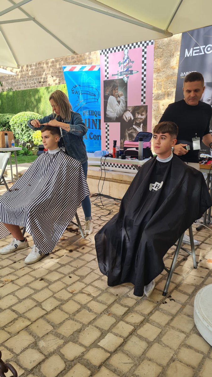 turismodepriego's tweet photo. 🔴 Hoy jornada intensa en la plaza del Llano con la #7ExhibicionPeluqueriayBarberia con más de 80 profesionales de toda España, música en directo y muestras de @AoveDopPriego y #Turrolate. 

¡No te lo pierdas! #PriegodeCordoba #TurismodePriego https://t.co/SPhp4twhVM