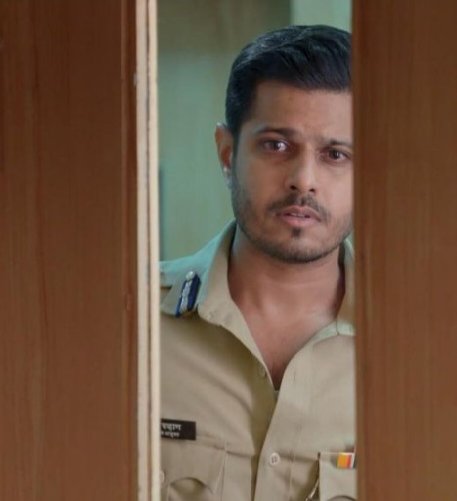 stanningadakaar's tweet photo. This one tho for sure I wanted to give him a tight hug and say don't worry things will be alright just you don't lose hope. No one was with him man😭

NEIL ACES VIRAT 
#NeilBhatt https://t.co/UuKa8kzuYw