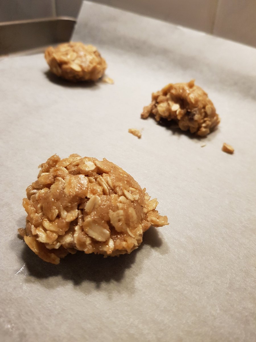 bibliotekatt's tweet photo. Omg. This recipe for ANZAC biscuits is amazing! I deviated slightly from the recipe and added only 1 cup of oats, but 1 cup of untoasted muesli and I used Spelt flour.
#PimpYourBiscuits
#BakeOff
#BakeMonash
#TheGreatRareBooksBakeOff https://t.co/r8BLCFXwHy