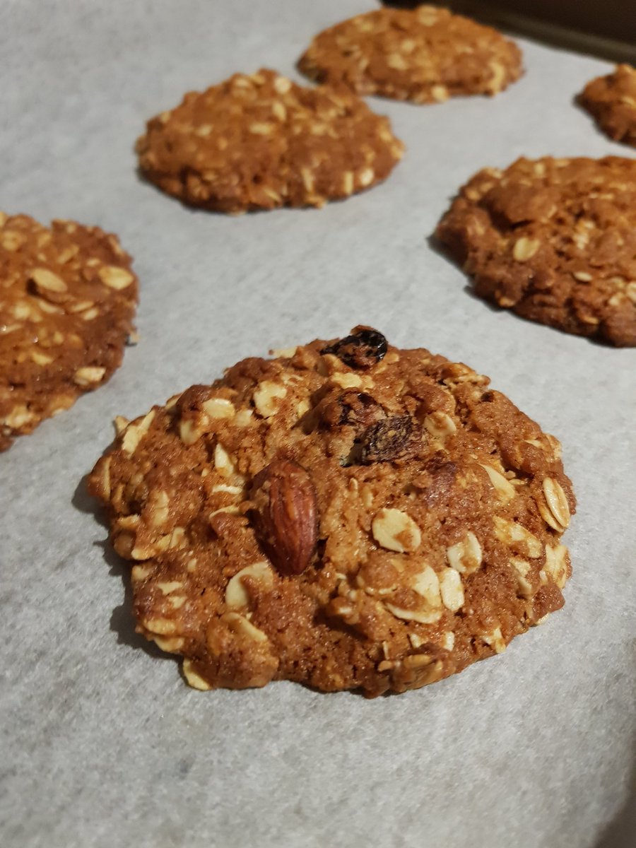 bibliotekatt's tweet photo. Omg. This recipe for ANZAC biscuits is amazing! I deviated slightly from the recipe and added only 1 cup of oats, but 1 cup of untoasted muesli and I used Spelt flour.
#PimpYourBiscuits
#BakeOff
#BakeMonash
#TheGreatRareBooksBakeOff https://t.co/r8BLCFXwHy