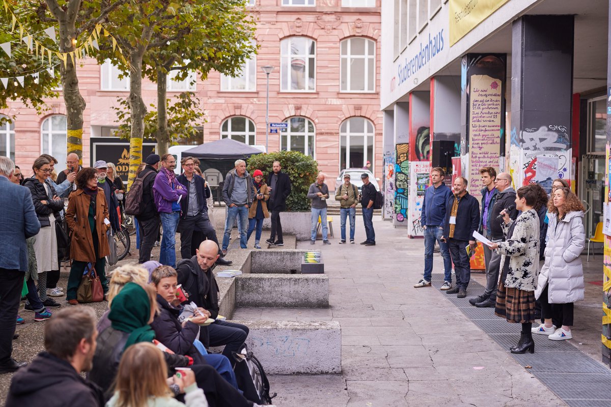 Die gesamte Stadtgesellschaft erreicht // Veranstalter ziehen erfreuliche Bilanz: 11.000 Besucher beim 11. Festival Politik im Freien Theater // 29.9. – 8.10.2022 #FFM #pift2022 <a href="/bpb_de/">bpb.de</a> <a href="/SchauspielFFM/">Schauspiel Frankfurt</a>  @Mousonturm #FestivalAG // Alle Pressematerialien: bpb.de/pift2022/50895…