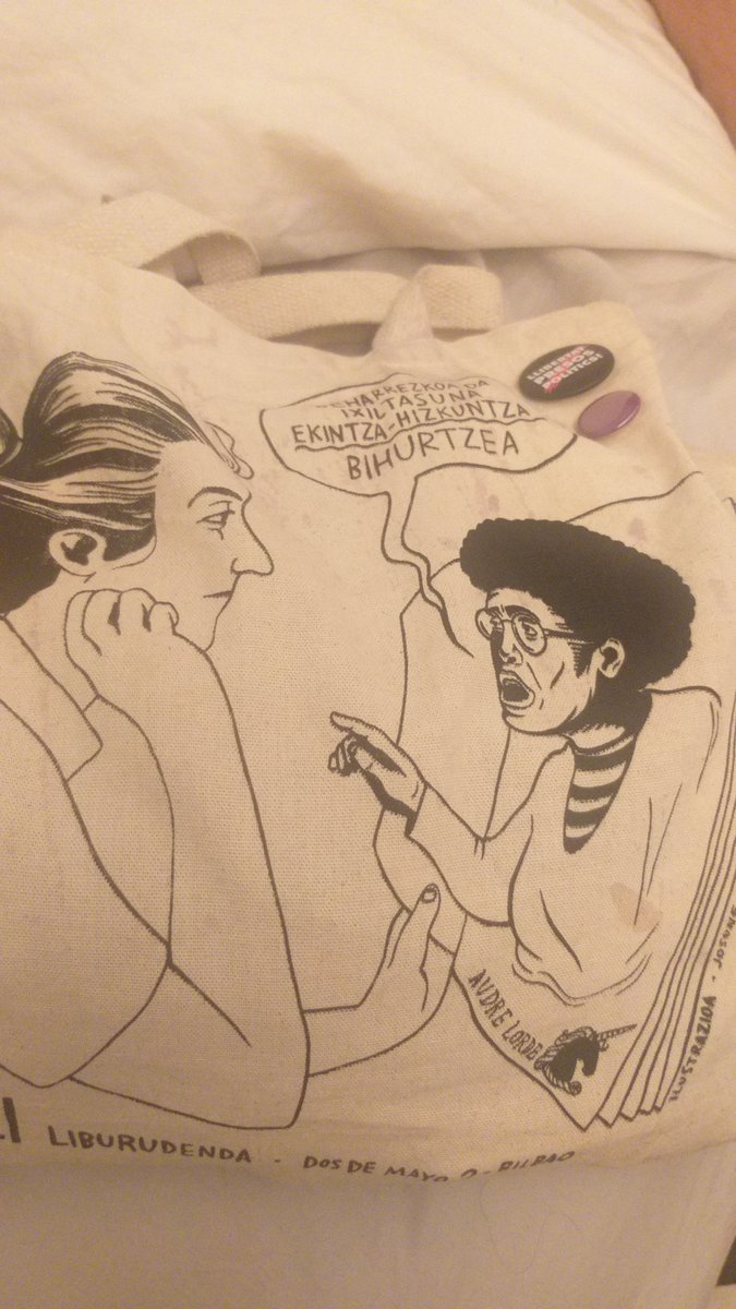 Atzo Illunben poltsa galdu zuen Bilboko Maitane bat ea hemengo norbaitek ezagutzen duen, Iruñean daukagula bere poltsa esateko eta bidaliko diogula. 
<a href="/sare_herritarra/">Sare Herritarra</a>