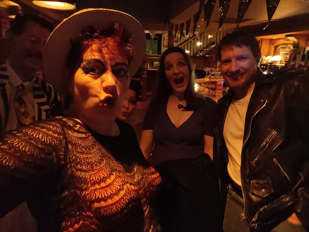 genkijen's tweet photo. Had a fab night on Friday despite a long week . Did a bit of stand up at my friends' joint birthday party dressed as a punk . Took me all yesterday to recover from all the dancing and karaoke !
#100yearsoffashion #punkcomedy https://t.co/Aem7DQlyWO