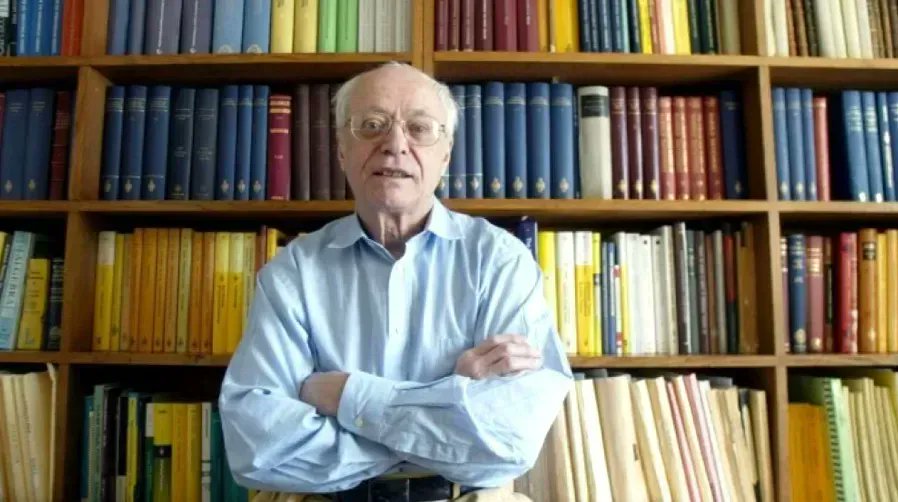 fermatslibrary's tweet photo. Jean-Pierre Serre, recently turned 96 years old, holds the record for the youngest person ever to have been awarded the Fields Medal at 27. https://t.co/9HELWlh2ZD