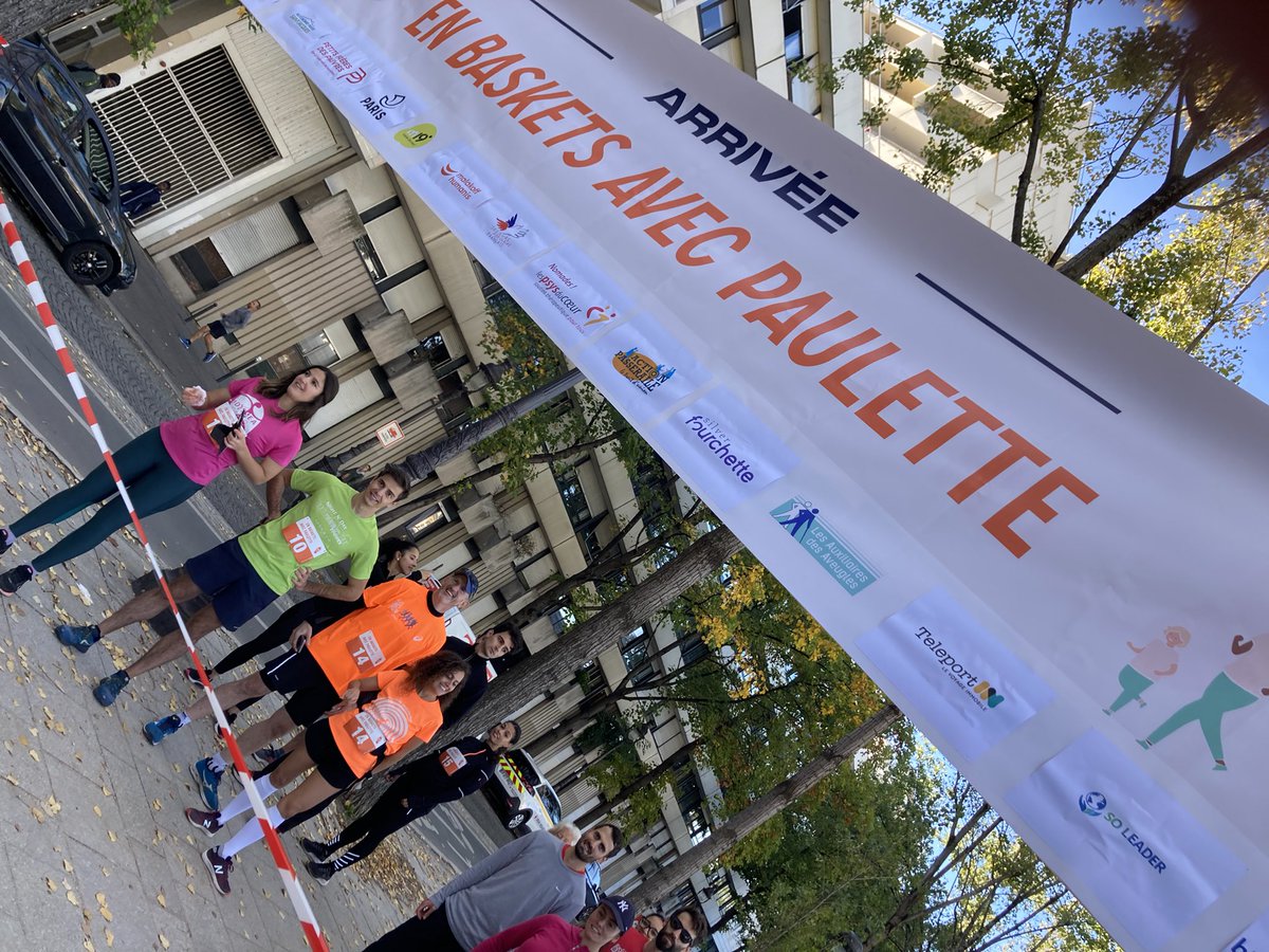 gwenaustin75019's tweet photo. #SemaineBleue #ParisEnCompagnie #intergenerationel La lutte contre l’isolement concerne tout le monde et c’est sous le soleil que tous et toutes témoignent leurs solidarité  ! 2/2👏 🙏👌 https://t.co/m7eStKt4Cp