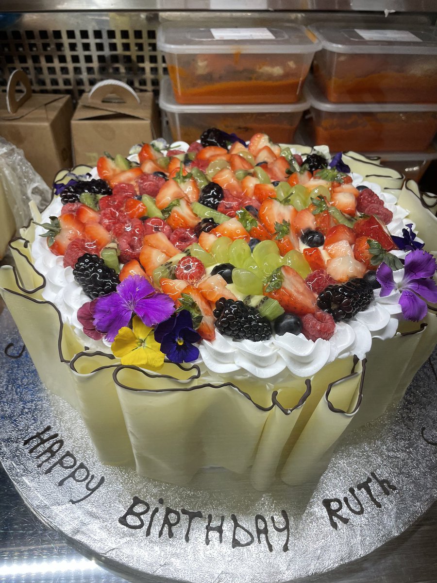JonesRuthAM's tweet photo. @carlisibar oh my goodness! What a fabulous place to celebrate my big birthday last night. Alessio and Frederico absolutely spoiled us. Thank you. https://t.co/QAUFUCoAE7