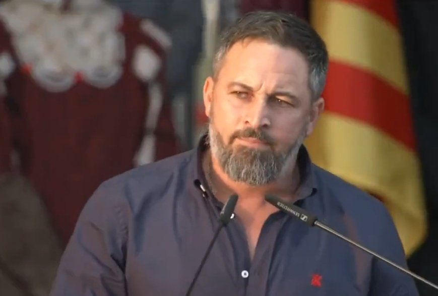 Encuestando's tweet photo. 📊 ¿Consideras a Santiago Abascal una persona capacitada para dirigir un país?

🔃 SÍ
♥️ NO https://t.co/HxuFOYArmB