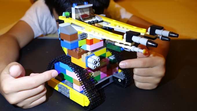 9歳男子がレゴで作った ガンタンク が秀逸 コアブロックまで内蔵した仕様に 末恐ろしい子 ガンダム愛がすごい の声 1 2 ページ ねとらぼ