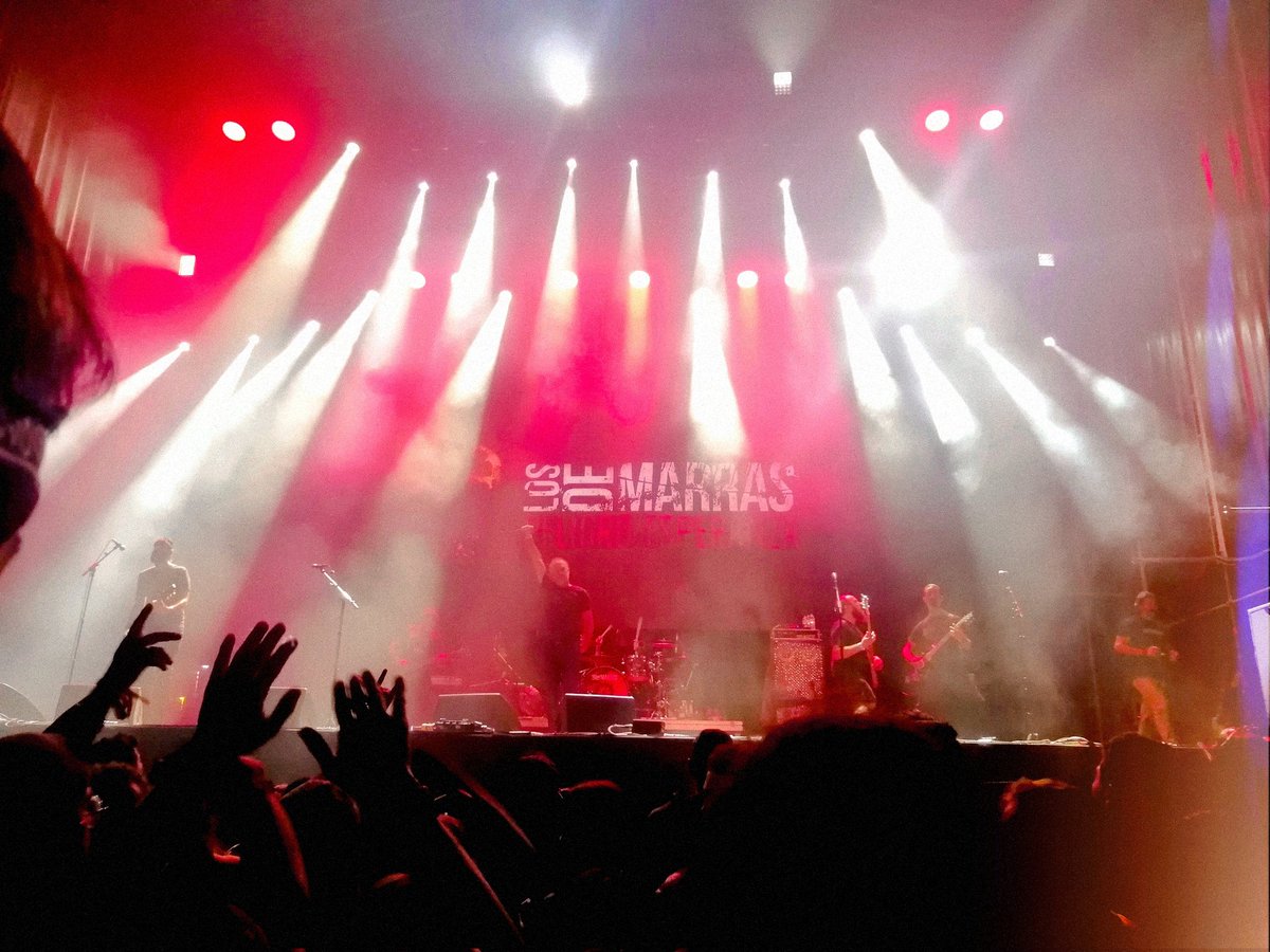 BlueSyreni's tweet photo. He cumplido un sueño que realmente creí jamás poder hacer realidad 😭♥️ #LosdeMarras https://t.co/KYhP8QmZUl